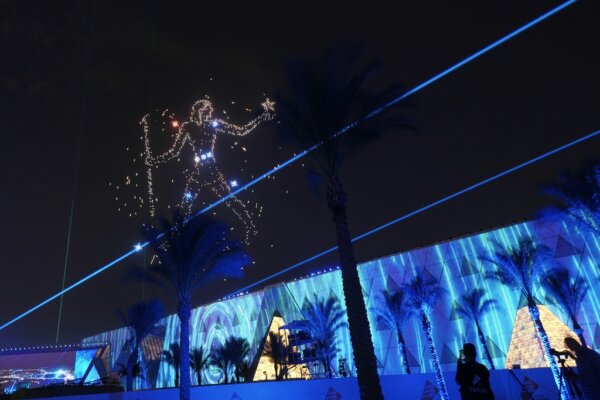 Με ελληνικό «άρωμα» η φαραωνική τελετή των εγκαινίων του Μεγάλου Αιγυπτιακού Μουσείου