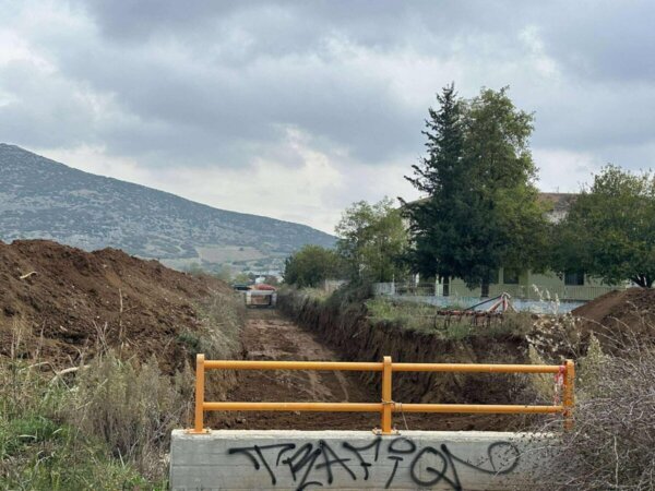 Σε εξέλιξη το μεγάλο αντιπλημμυρικό έργο στα Φάρσαλα – Αυτοψία του Δημάρχου Μάκη Εσκίογλου