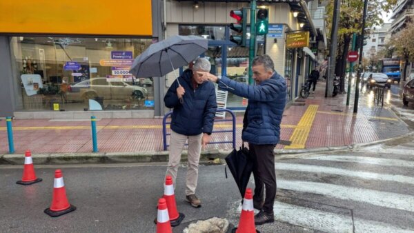 Δήμος Λαρισαίων: Άμεση η παρέμβαση Υπηρεσιών – ΔΕΥΑΛ στη συμβολή Μανδηλαρά και Παπαναστασίου – Οριστική αποκατάσταση με το πέρας της κακοκαιρίας