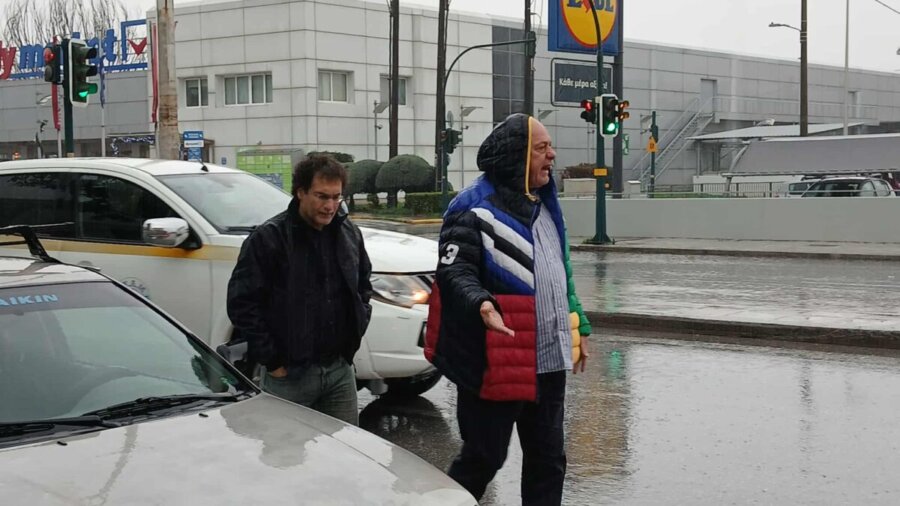 Βόλος: Αυτοψία Μπέου σε σημεία που στο παρελθόν είχαν πλημμυρίσει – Αιχμές προς Κουρέτα για το κλείσιμο των σχολείων (φωτό – βίντεο)