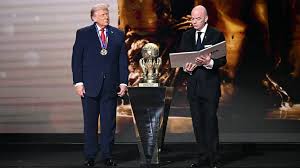 Το βραβείο ειρήνης της FIFA έλαβε ο Ντόναλντ Τραμπ – «Από τις μεγαλύτερες τιμές της ζωής μου»