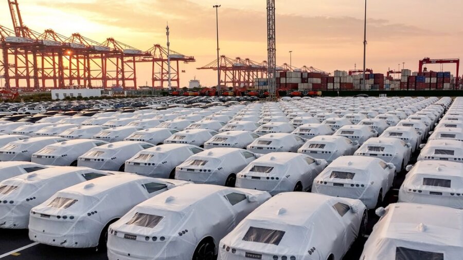Πώς η Κίνα πλημμυρίζει τον κόσμο με φθηνά θερμικά αυτοκίνητα