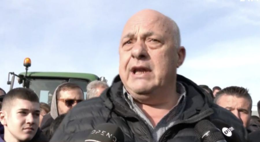 Αχιλλέας Μπέος από μπλόκο αγροτών στο λιμάνι Βόλου: «Να δώσει λύση ο Κυριάκος Μητσοτάκης»