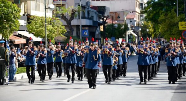 Γιορτινό χρώμα στην πόλη με την φιλαρμονική ορχήστρα του Δήμου