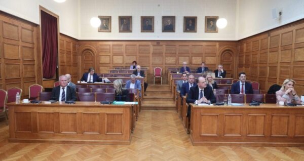 ΟΠΕΚΕΠΕ: Πως έστησε την κομπίνα η εγκληματική οργάνωση – Στα χαρακώματα τα μέλη της Εξεταστικής