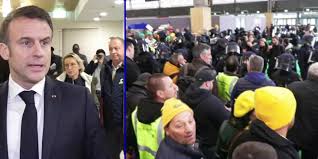 Χριστουγεννιάτικη εκεχειρία ζήτησε από τους αγρότες η γαλλική κυβέρνηση