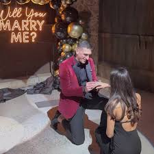 Ετοιμάζεται να ντυθεί γαμπρός ο Λαρεντζάκης