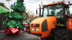 Χριστούγεννα στα μπλόκα κάνουν οι αγρότες: Στην άκρη τα τρακτέρ για να διευκολυνθούν οι εκδρομείς