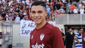 ΑΕΛ Novibet: Ο πιτσιρικάς των «βυσσινί» που τσεκάρουν οι Big-4 και οι Ιταλοί