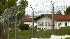 Στις φυλακές Θήβας: Δεύτερη ευκαιρία σε έγκλειστους – Εκπαιδεύονται σε αγροτικές καλλιέργειες ενώ εκτίουν την ποινή τους