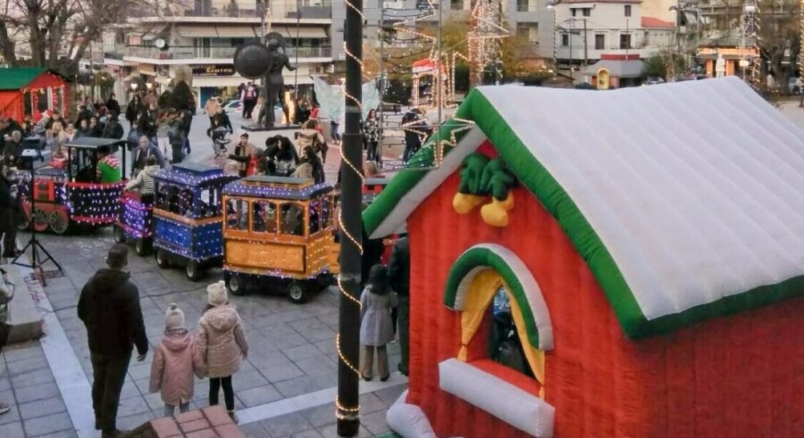 Γιορτινή βόλτα στα Φάρσαλα με το Christmas Mini Express Train