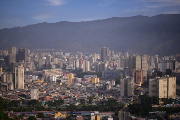 Αγωνία για τους 3.000 Έλληνες στο Καράκας