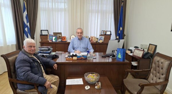 Σε τροχιά υλοποίησης η ανάπλαση της Πλατείας Καλυβίων