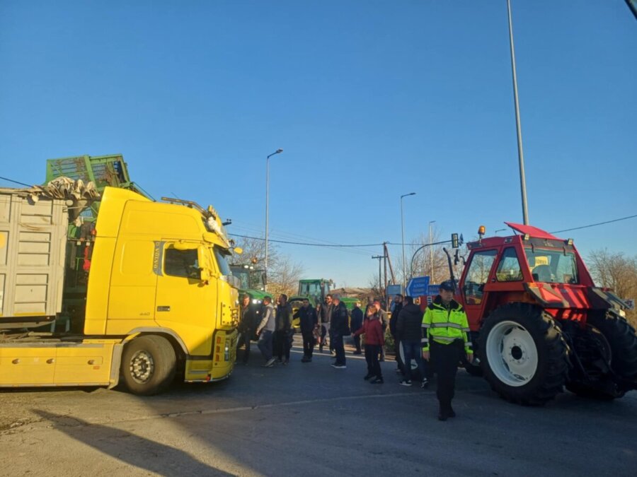 Κλιμακώνουν οι αγρότες της Νίκαιας: Αποκλεισμός της παλιάς εθνικής Λάρισας–Βόλου