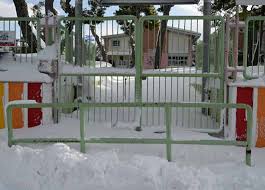 Δήμος Μουζακίου: Ξεπερνά τους 30 πόντους το χιόνι, ανεστάλη η λειτουργία των σχολείων