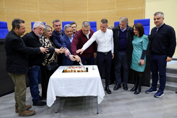 Η Διεύθυνση Αγροτικής Οικονομίας και Κτηνιατρικής της Περιφέρειας Θεσσαλίας έκοψε την πίτα της   