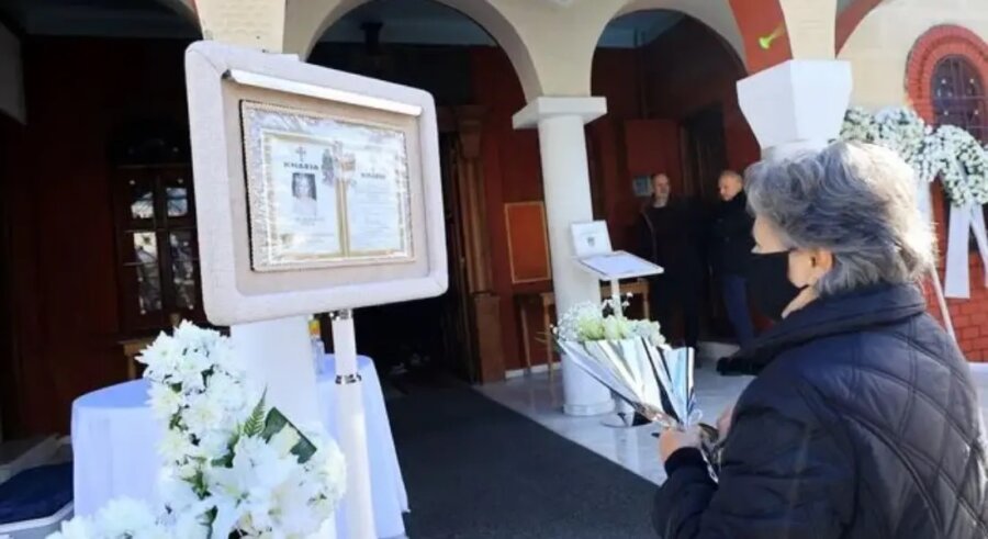 Βιολάντα: Σε κλίμα οδύνης το τελευταίο “αντίο” στην Ελένη Κατσαρού