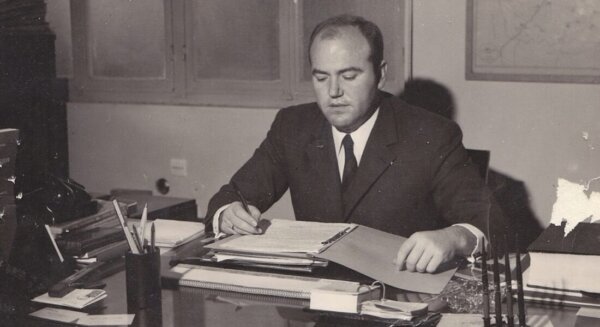 Έφυγε από τη ζωή ο τέως διευθυντής της ΕΑΣ Λάρισας Αθανάσιος Δεσλής