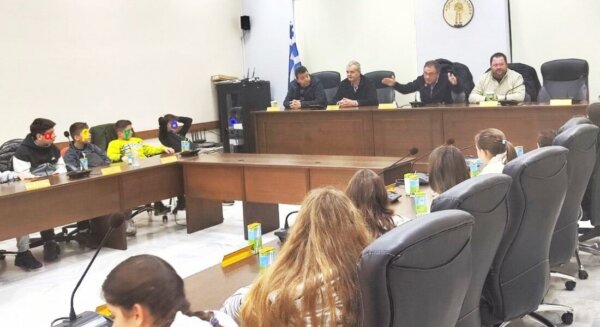 Στο δημαρχείο μαθητές του δημοτικού σχολείου Νίκαιας