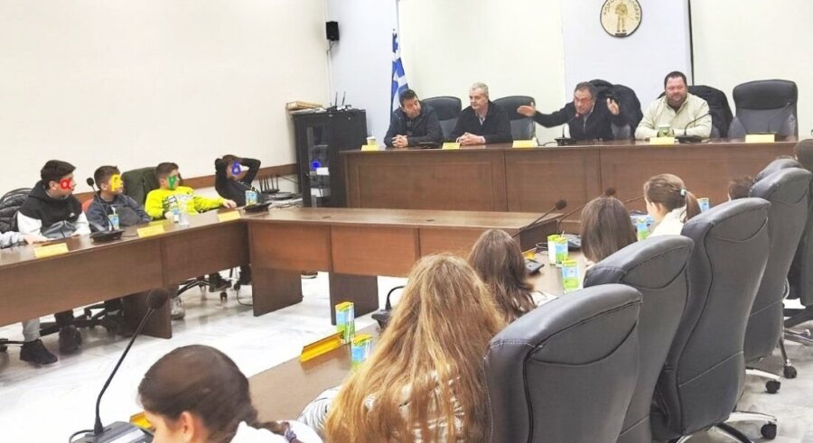 Στο δημαρχείο μαθητές του δημοτικού σχολείου Νίκαιας
