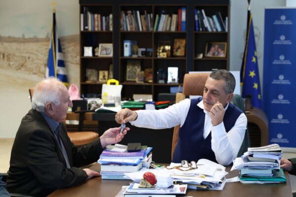 Γραφείο στέγασης στον Σύνδεσμο Αποστράτων Αστυνομικών Λάρισας παραχώρησε ο Περιφερειάρχης Θεσσαλίας Δημήτρης Κουρέτας