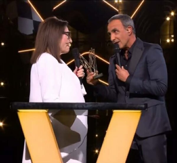 Tα δάκρυα της Νάνας Μούσχουρη: Ο Νίκος Αλιάγας την βράβευσε στη Γαλλία με λόγια του Νίκου Καζαντζάκη