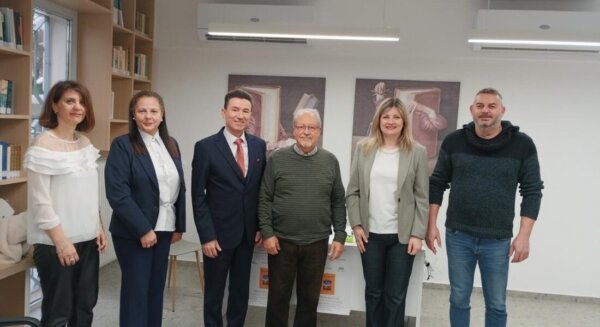 Παρουσιάστηκαν τα “Μικρά Απαντα” του Παύλου Λάλου στη Δημοτική Βιβλιοθήκη Ελασσόνας