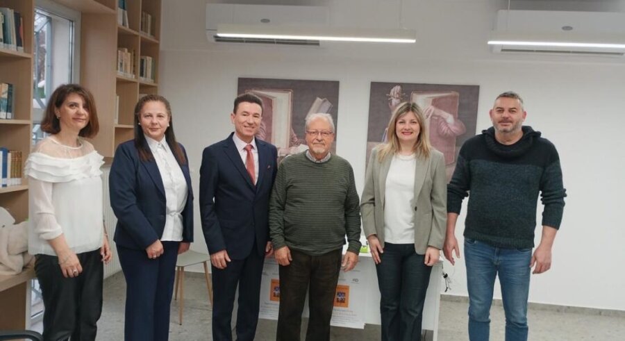 Παρουσιάστηκαν τα “Μικρά Απαντα” του Παύλου Λάλου στη Δημοτική Βιβλιοθήκη Ελασσόνας