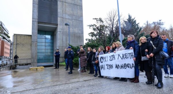 Βιολάντα – Ανακοίνωση 256 εργαζομένων: “Ο ιδιοκτήτης ήταν δίπλα μας, όχι μόνο ως εργοδότης”