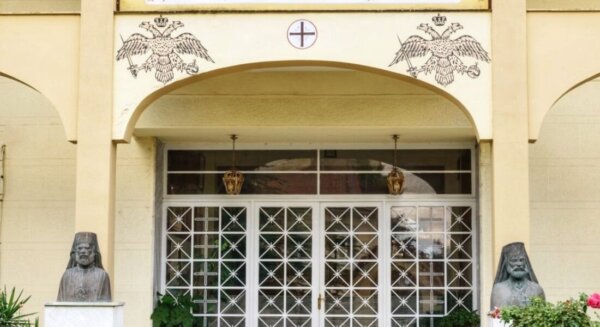 Η Ι.Μ. Λαρίσης για αιρετική ομάδα Πεντηκοστιανών