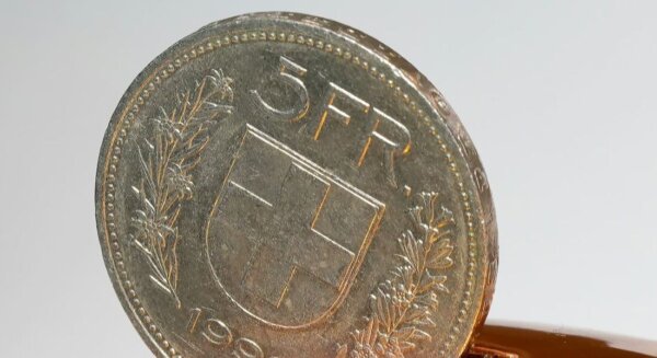 Δάνεια σε ελβετικό φράγκο: Άνοιξε η πλατφόρμα για τη ρύθμιση – Ερωτήσεις και απαντήσεις