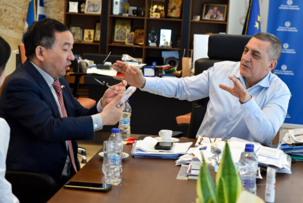 Συνάντηση Περιφερειάρχη Θεσσαλίας Δημ. Κουρέτα & του Πρέσβη της Κίνας στην Ελλάδα