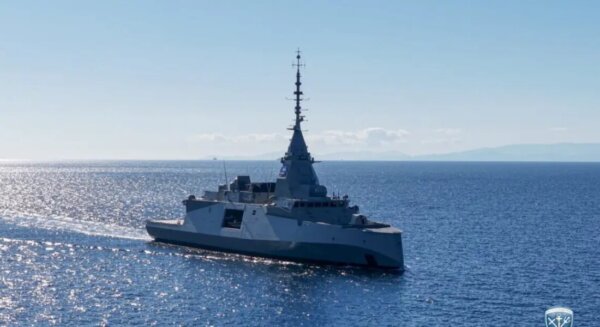 Έφτασαν στην Κύπρο οι φρεγάτες «Κίμων» και «Ψαρά»