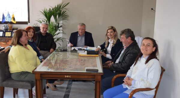 Στον Θ. Νασιακόπουλο τα μέλη του Συλλόγου Γυναικών Μαυροβουνίου