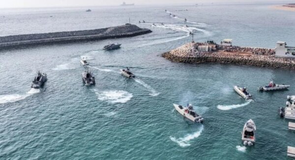 Στενά του Ορμούζ: Αύξηση των διελεύσεων πλοίων τις τελευταίες 36 ώρες