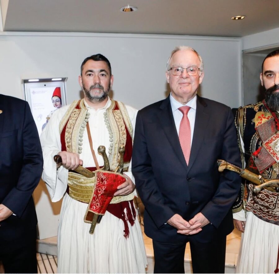 Εγκαίνια στην έκθεση για τα 200 χρόνια από την έξοδο του Μεσολογγίου – ΠτΔ: Επιλογή των αδούλωτων ανθρώπων να ζήσουν ελεύθεροι ή να πεθάνουν ελεύθεροι