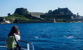 Από Ντουμπάι σε… Ελλάδα: Ο πόλεμος αλλάζει τις ταξιδιωτικές επιλογές