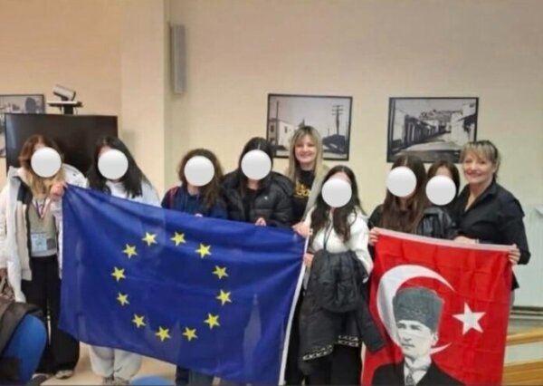 Δήμος Ελασσόνας για τουρκική σημαία: «Εκφράζουμε τη λύπη μας για το περιστατικό»