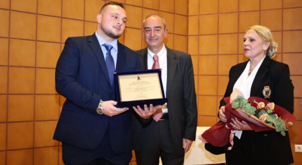 Το Πανεπιστήμιο Θεσσαλίας, το τμήμα Ιατρικής και η Αγγειοχειρουργική κλινική τίμησαν τη μνήμη του Στέλιου Κούτσια