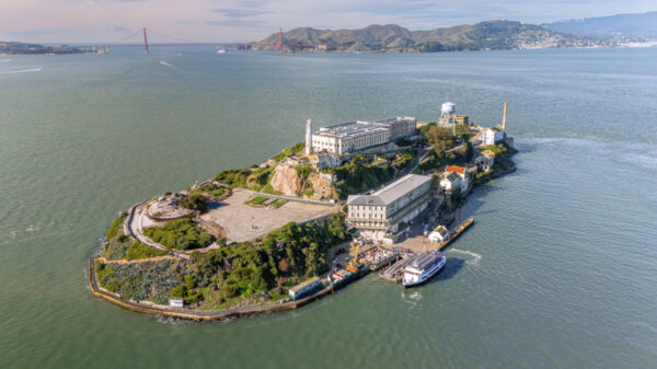 ΗΠΑ: Ο Τραμπ θέλει 152 εκατομμύρια δολλάρια για να ξανανοίξει το Αλκατράζ ως κάτεργο