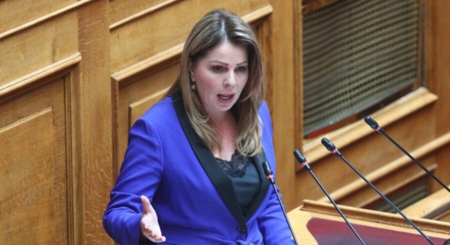 Η Παπακώστα ανακοίνωσε ότι δεν θα είναι υποψήφια στις εκλογές – Ζητάει την άρση της βουλευτικής της ασυλίας