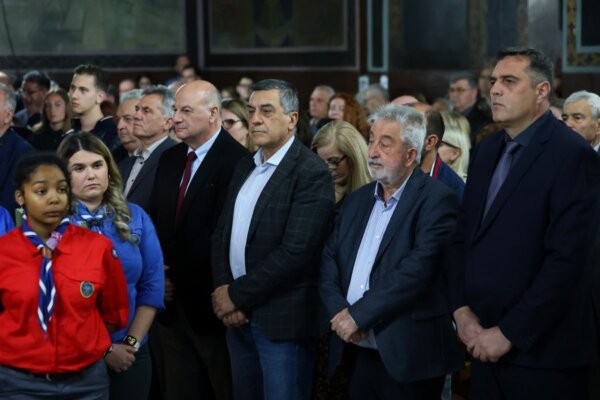 Στον Ιερό Ναό Αγίων Κωνσταντίνου και Ελένης στην Καρδίτσα  ο Περιφερειάρχης Θεσσαλίας Δημήτρης Κουρέτας για την Ακολουθία των Παθών