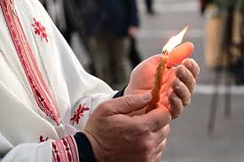 Άγιος Φως – Στα Ιεροσόλυμα η ελληνική αποστολή – Λοβέρδος: Αισιοδοξία ότι όλα θα εξελιχθούν ομαλά, τι ώρα αναμένεται στο Ελ. Βενιζέλος