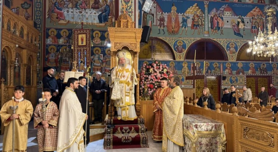 Στο Άγιο Χαράλαμπο, στη συνοικία του Ιπποκράτη, η Πρώτη Ανάσταση παρουσία Ιερώνυμου