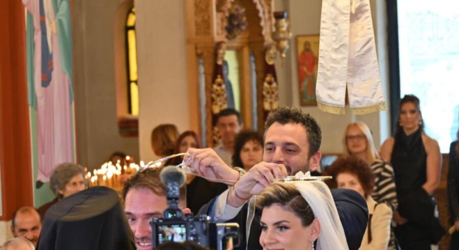 Τύρναβος: Ο δήμαρχος Τσικριτσής πάντρεψε τον μαέστρο Σαμαντζή