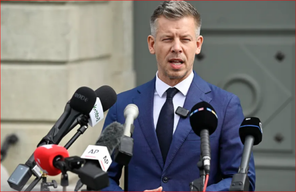 Ουγγαρία: Ο Πέτερ Μαγιάρ ζήτησε από τον πρόεδρο της χώρας να παραιτηθεί