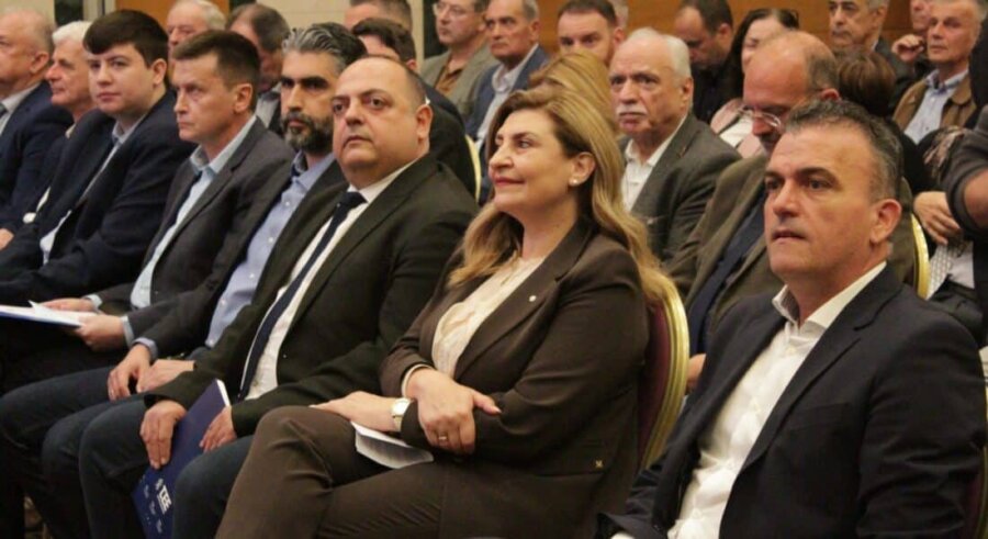 “Βραχνάς” το κυκλοφοριακό για τη Λάρισα – Πρόβλημα για τους κατοίκους και η έλλειψη χώρων στάθμευσης