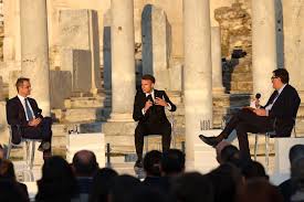 Στην Αθήνα ο Μακρόν: «Τα επόμενα χρόνια θα είναι υπαρξιακής σημασίας για την ΕΕ», δήλωσε από τη Ρωμαϊκή Αγορά ο Μητσοτάκης