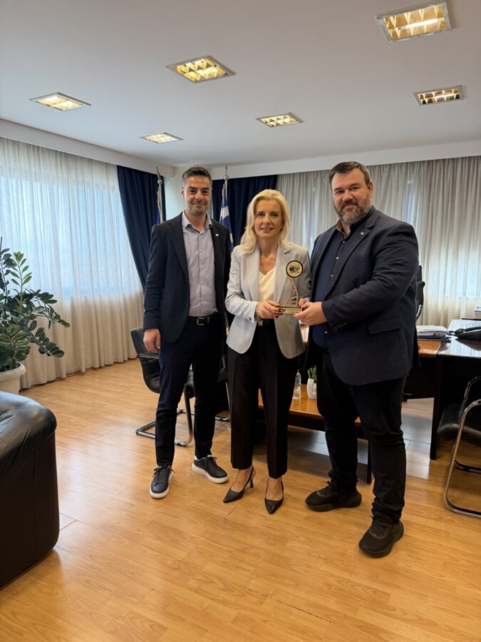 Συνάντηση εργασίας της Γ.Γ Αποκεντρωμένης Διοίκησης Θεσσαλίας -Στερεάς Ελλάδας, Ρένας Καραλαριώτου με τον Αντιπρόεδρο του Επιμελητηρίου Λάρισας  Δημήτρη Παπαλέξη