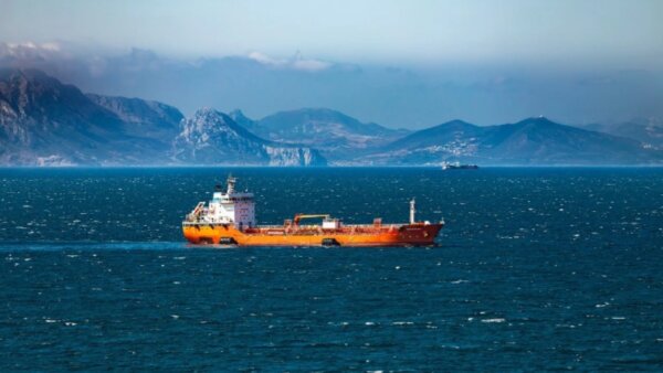 Ιράν: Ρεσάλτο σε πλοίο των Ηνωμένων Αραβικών Εμιράτων κοντά στο λιμάνι της Φουτζάιρα